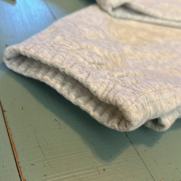 NWT woman’s Fabletics sweatpants. Size L - Picture 4 of 10